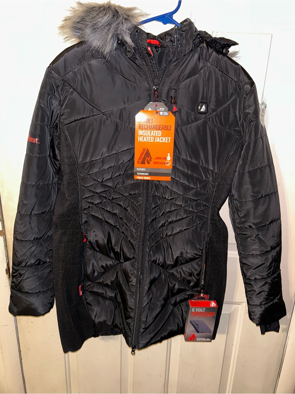Rechargeable Insulated Heated Black Ski Jacket with Faux Fur Hood